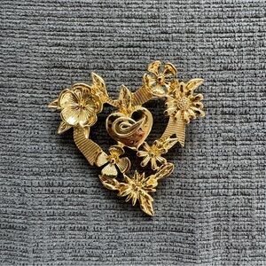Heart shaped Vintage Brooch